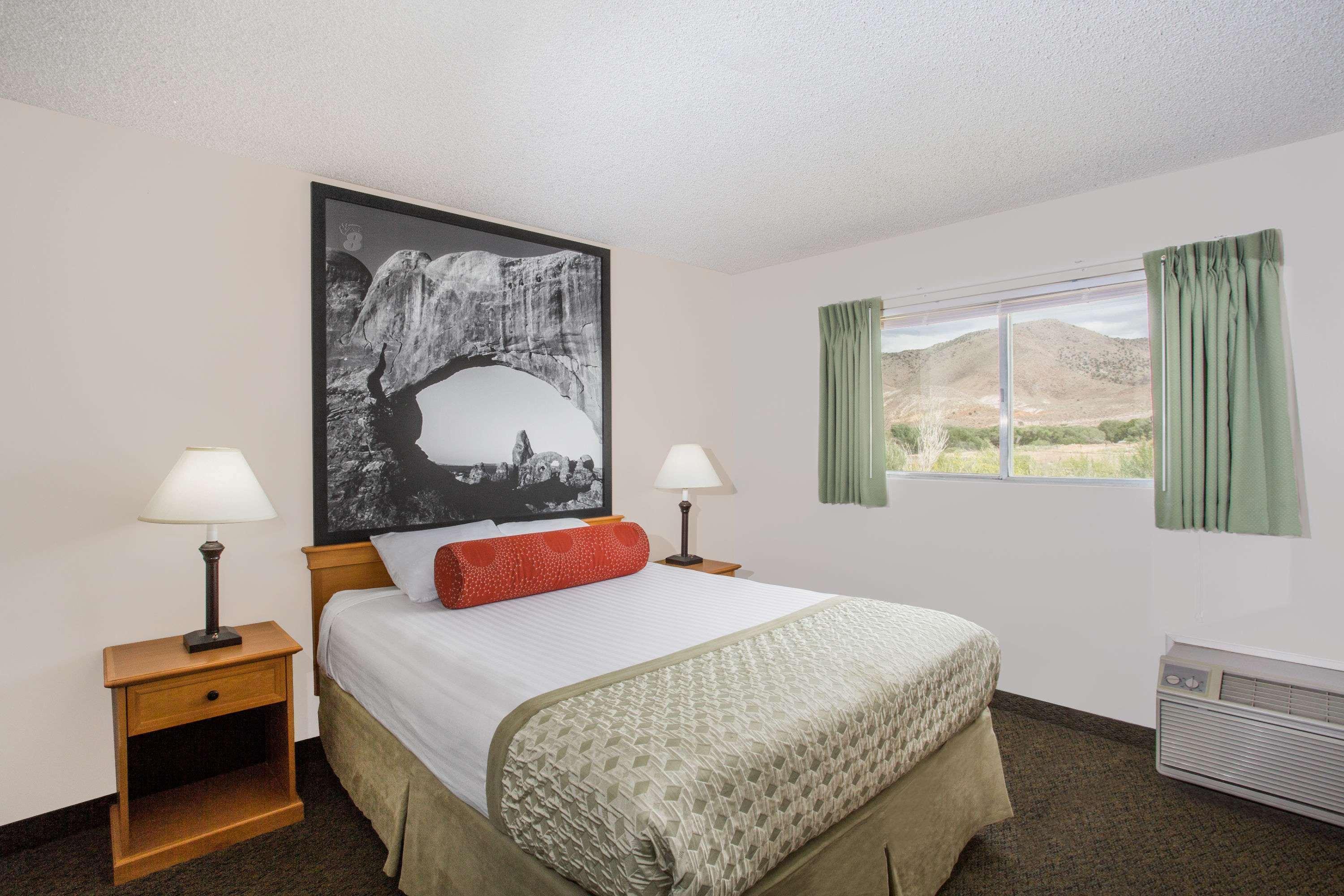 Hotel Super 8 By Wyndham Salina/Scenic Hills Area Exterior foto