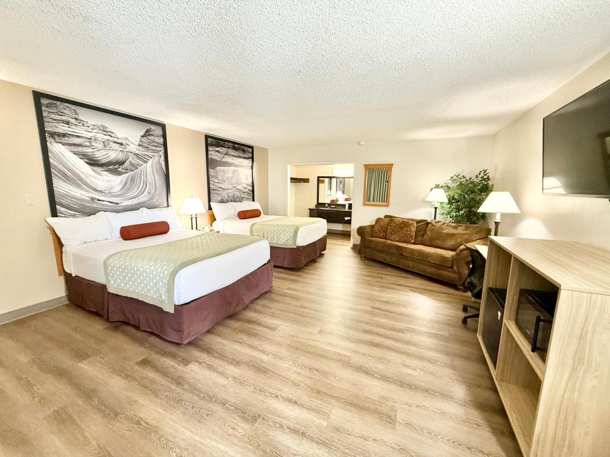 Hotel Super 8 By Wyndham Salina/Scenic Hills Area Exterior foto