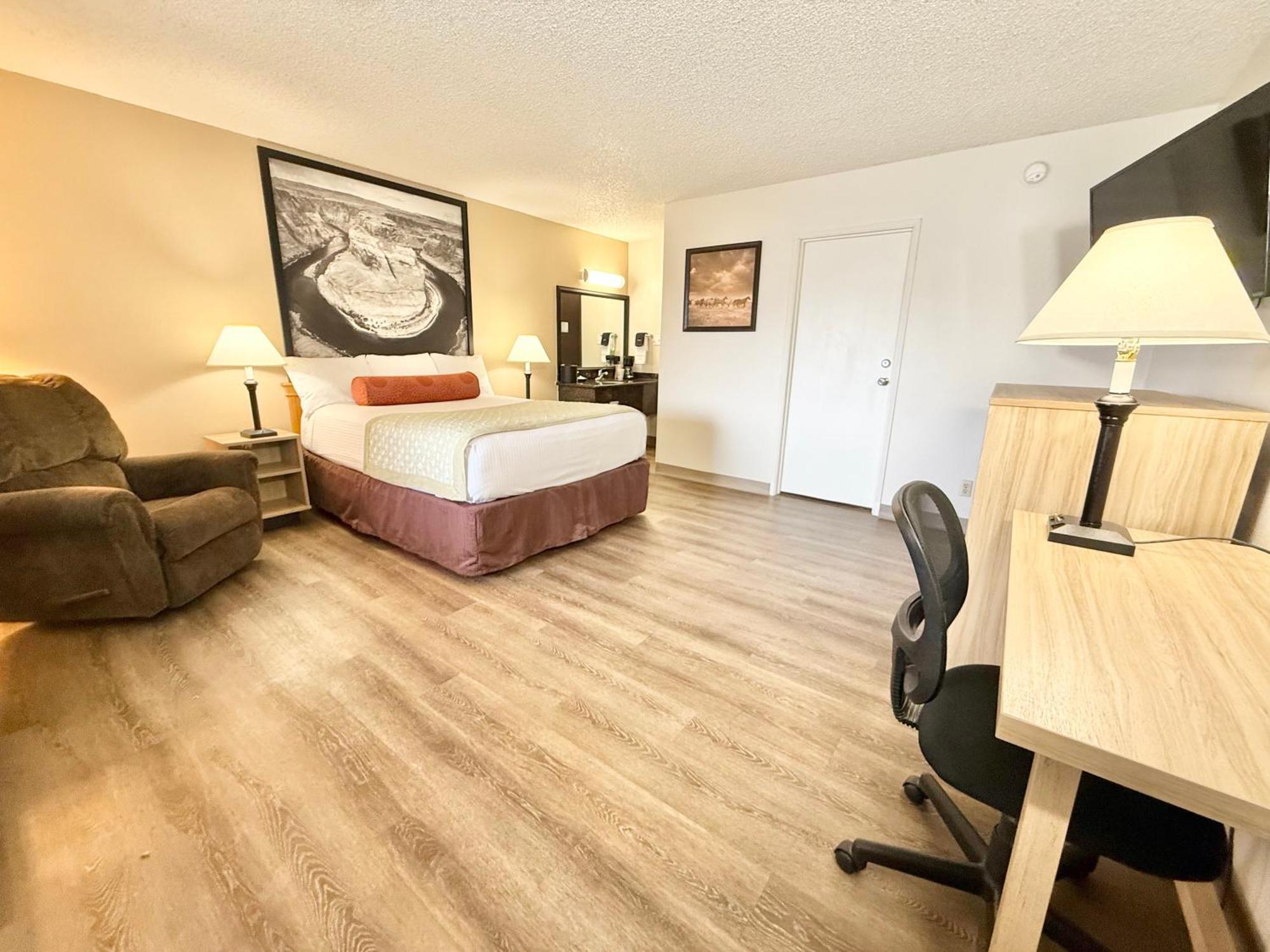 Hotel Super 8 By Wyndham Salina/Scenic Hills Area Exterior foto