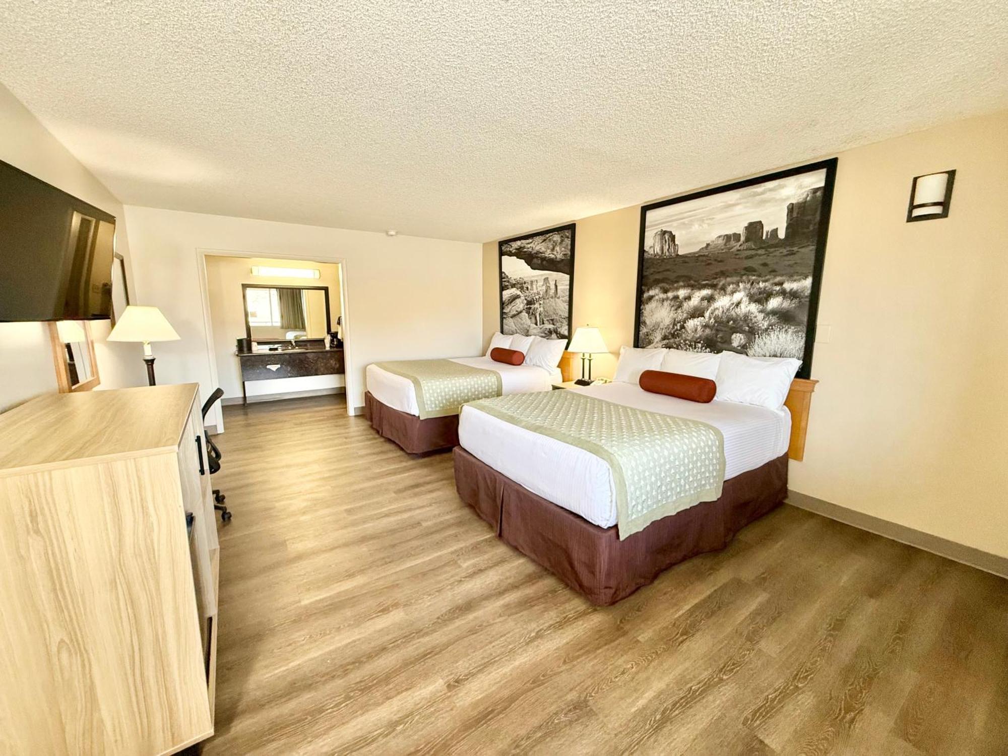 Hotel Super 8 By Wyndham Salina/Scenic Hills Area Exterior foto