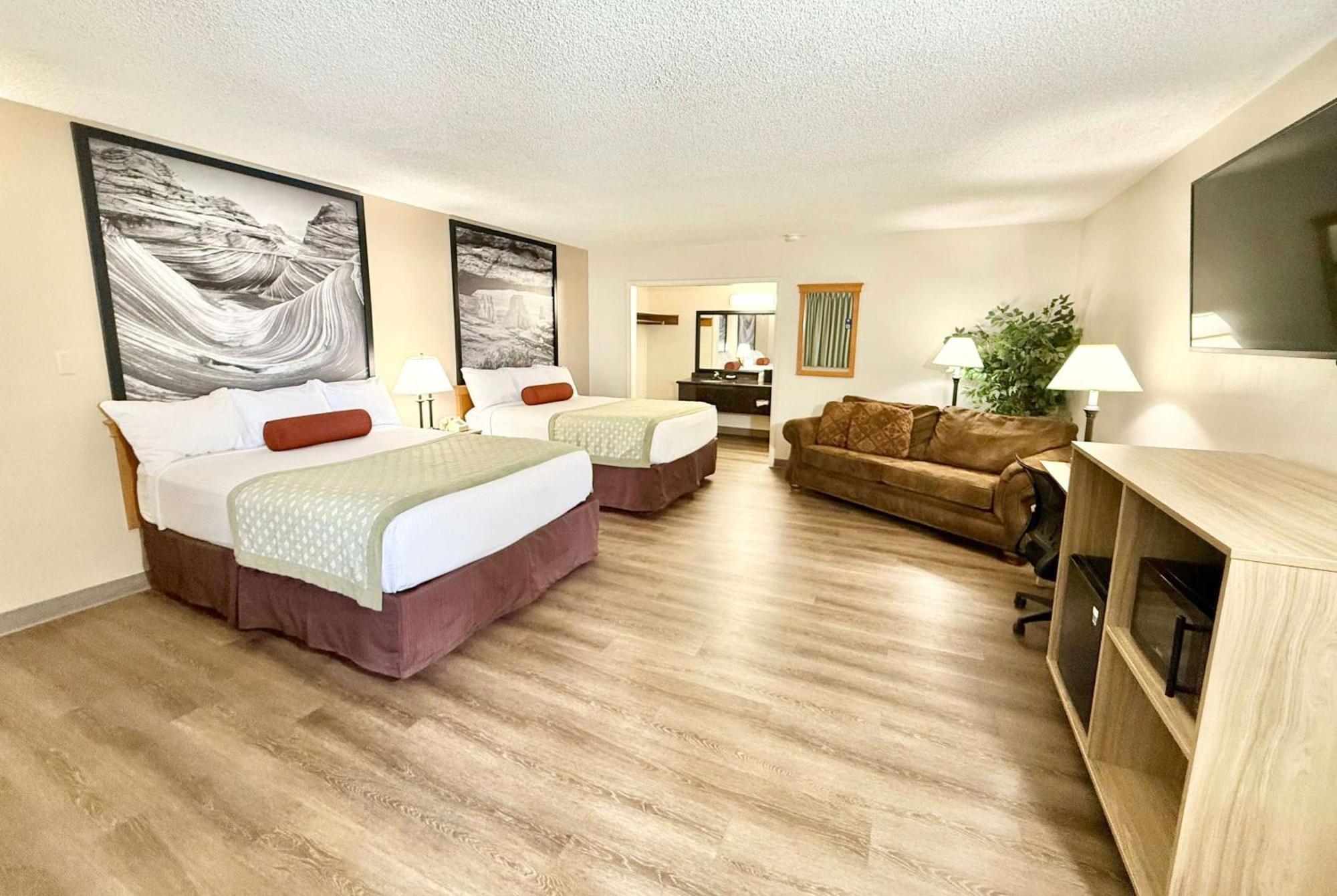 Hotel Super 8 By Wyndham Salina/Scenic Hills Area Exterior foto